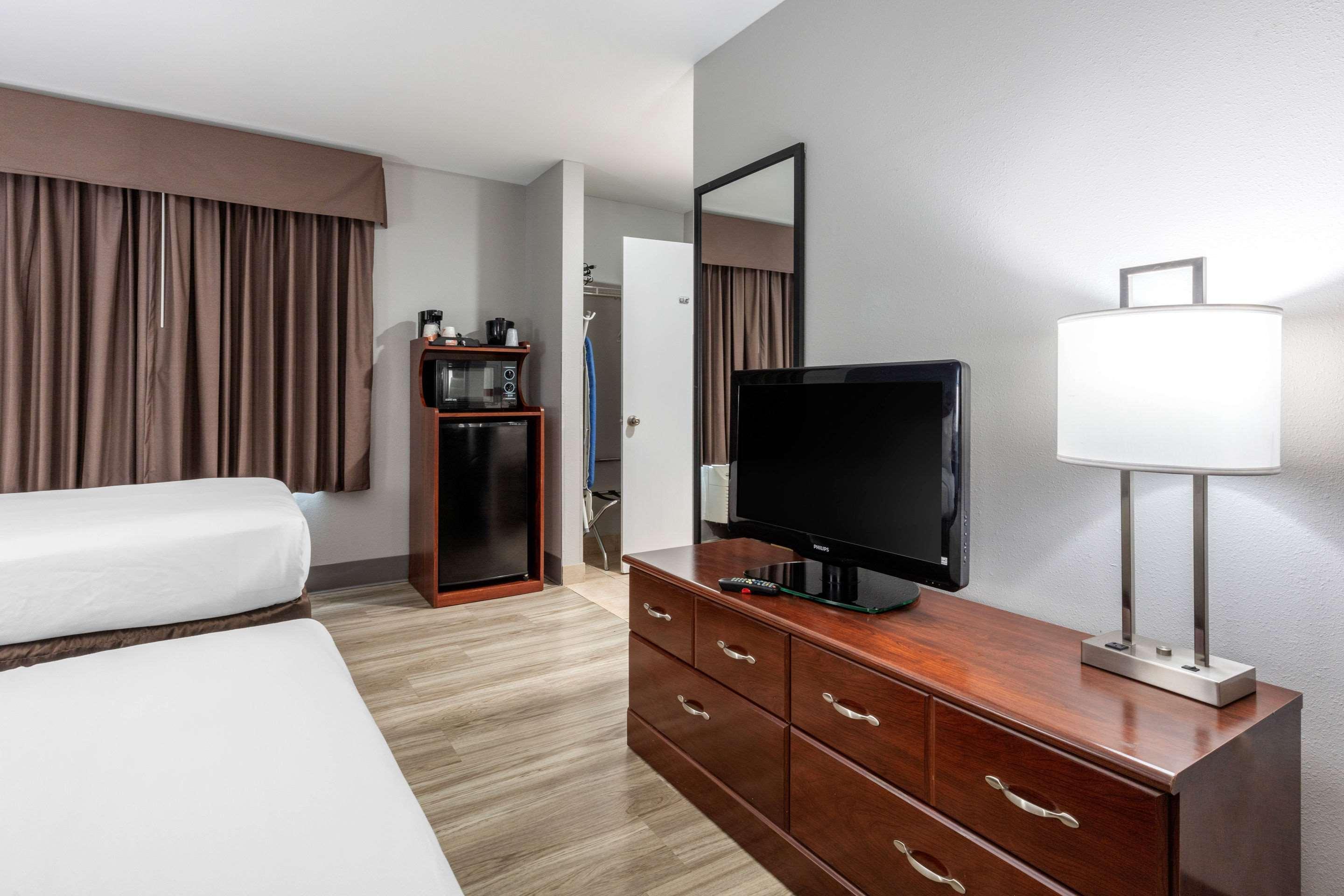 Quality Inn & Suites Demopolis Εξωτερικό φωτογραφία