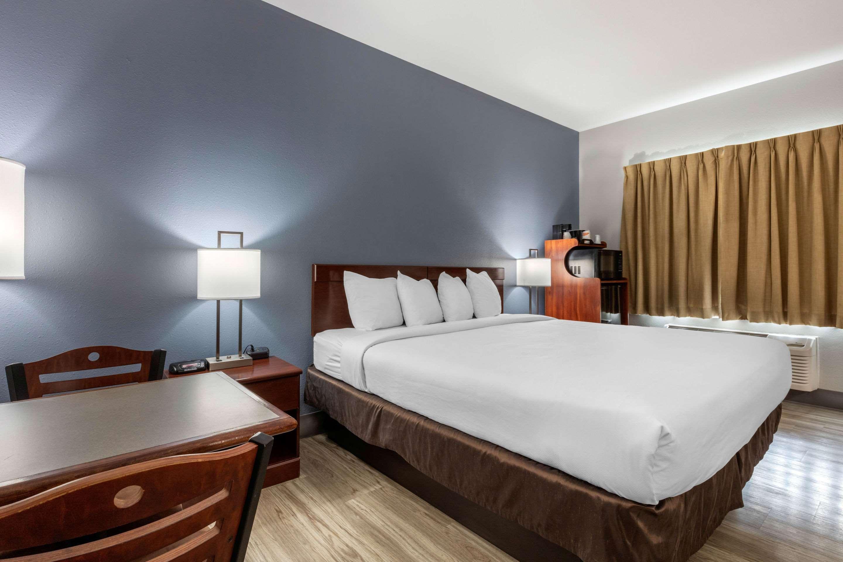 Quality Inn & Suites Demopolis Εξωτερικό φωτογραφία