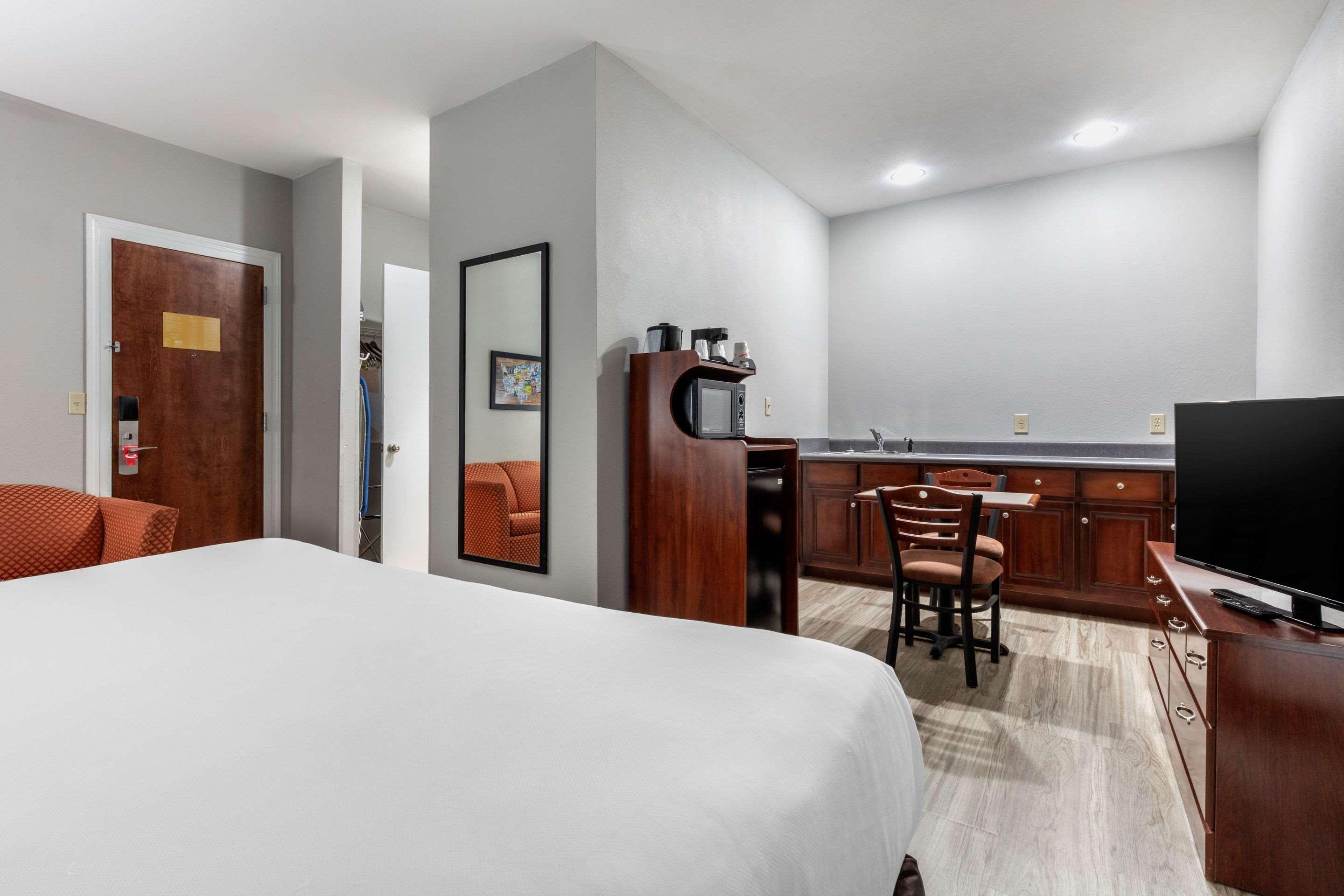 Quality Inn & Suites Demopolis Εξωτερικό φωτογραφία